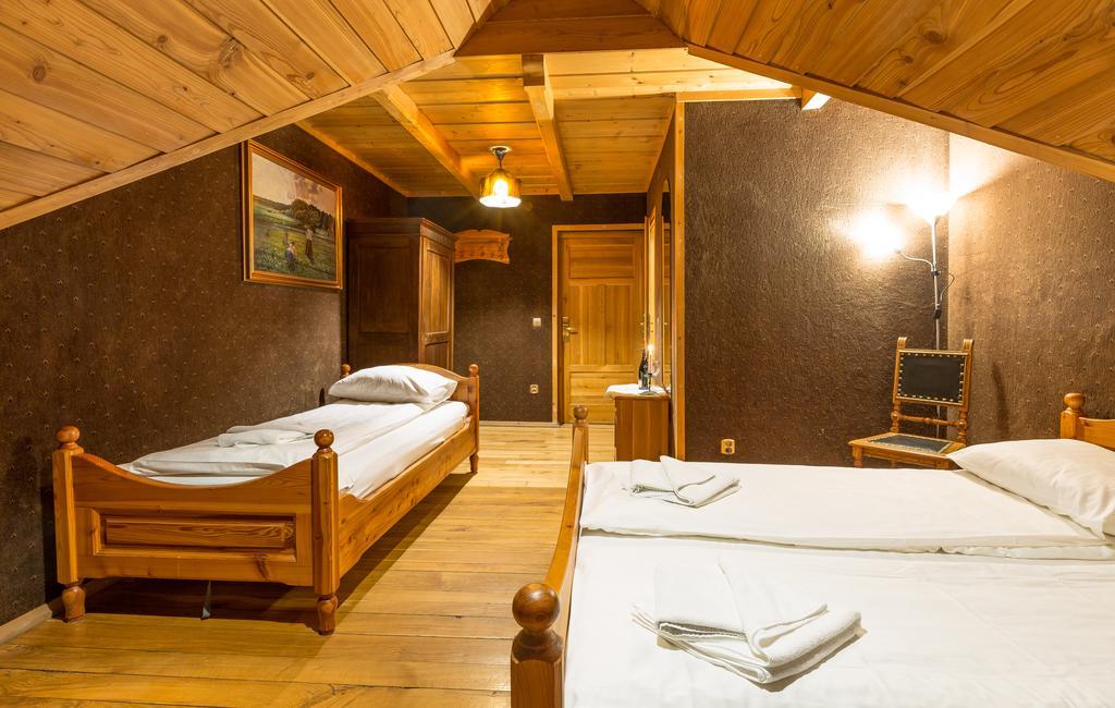 Krakowiacy I Gorale Hotel Krzyszkowice Exterior foto
